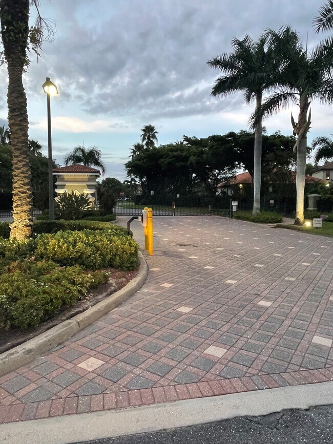 Photo - 12214 Country Day Cir