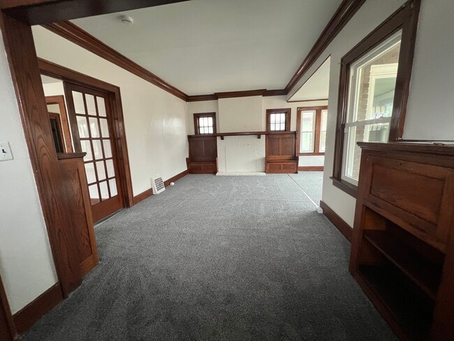 Photo - 1023 W Columbia Ter