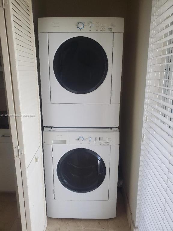 Photo - 16645 Hemingway Dr