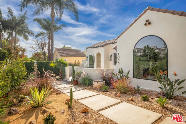 Photo - 1033 Havenhurst Dr