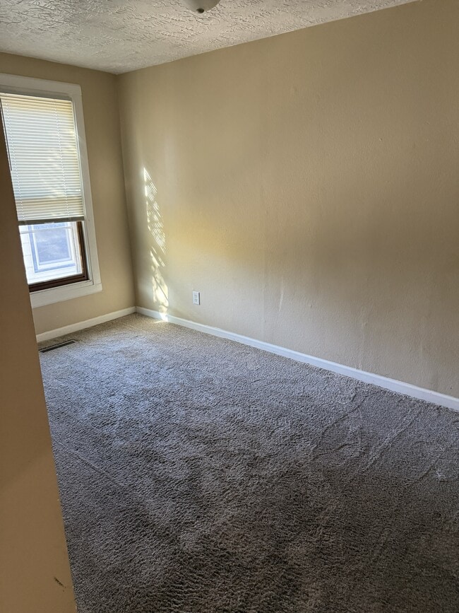 Photo - 203 S Covell Ave