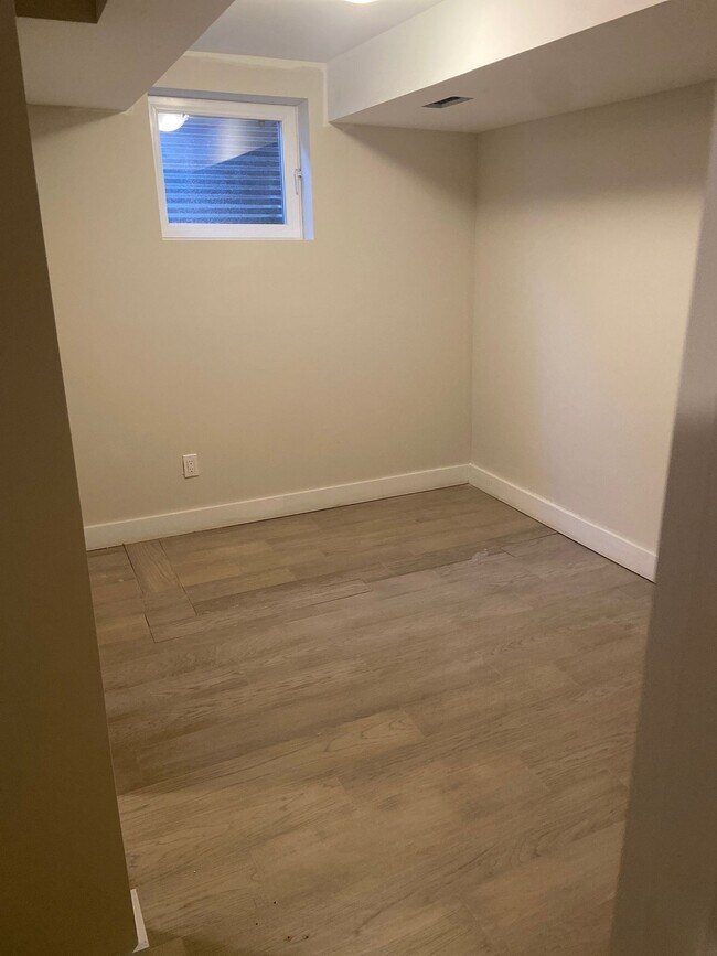 Photo - 3 Sandrift Square Unit 3 (Right Side)