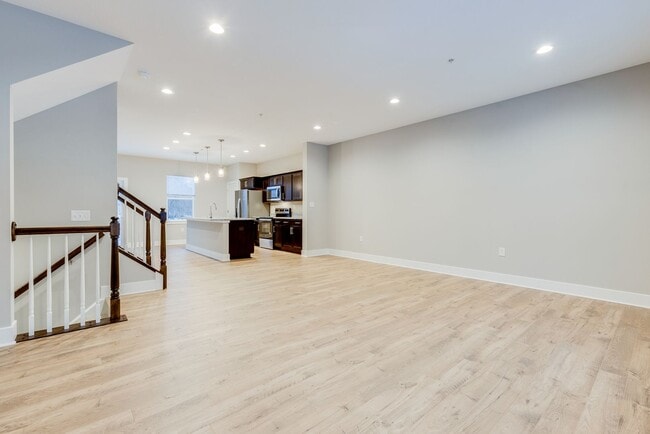 Photo - 3 Bedroom End Unit Townhouses in Franklin ...