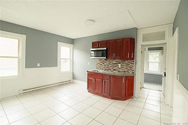 42 Derby St Unit 2