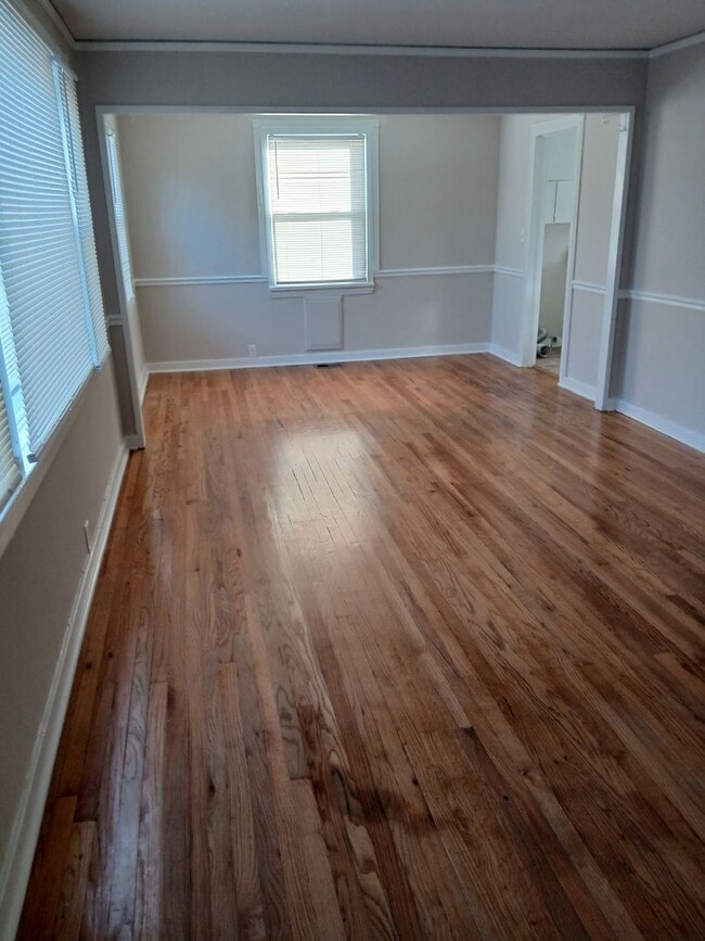 Photo - 2813 King St