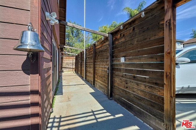 Photo - 1609 E Hillcrest Dr