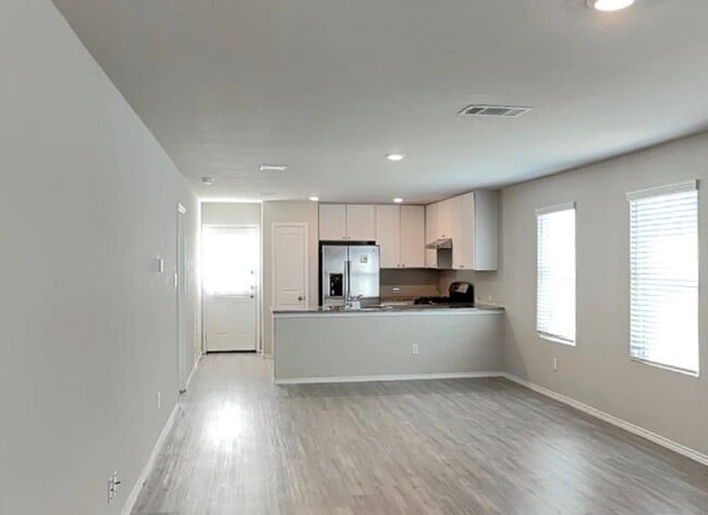Photo - 14602 Calaveras Creek