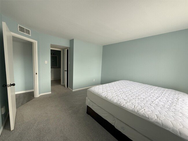 Building Photo - 8523 Hearth Dr Unit 35 Rental
