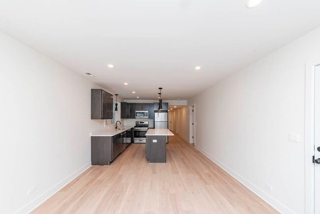 Photo - 2825 N Rockwell St Unit G