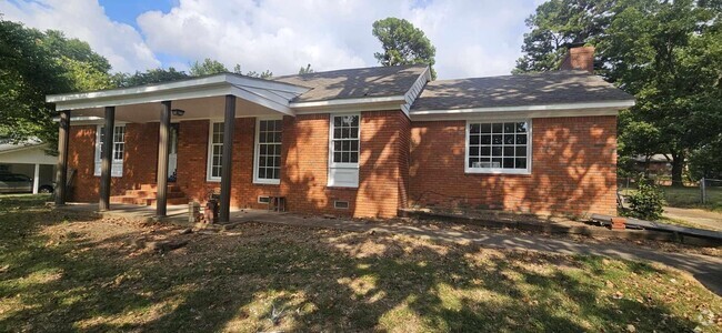 Building Photo - 3038 Chaucer Ln Rental