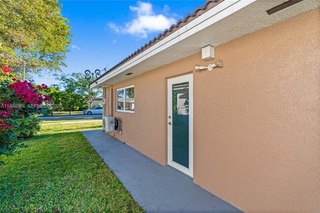 Photo - 14760 Lewis Rd