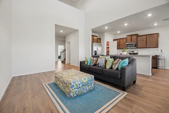 Photo - 1613 Grand Villa St