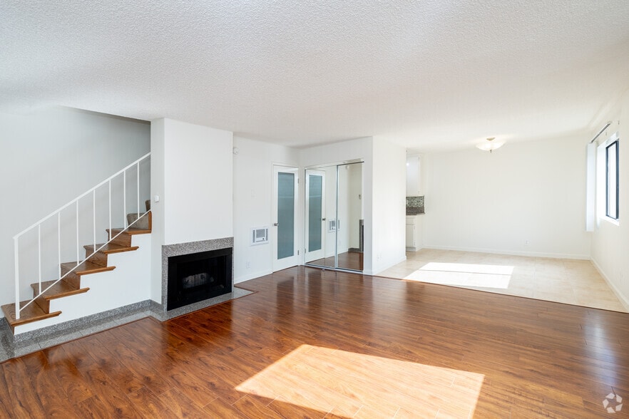 Living Area 2BR,  1 1/12 BA 2 story Townhouse style - 950SF