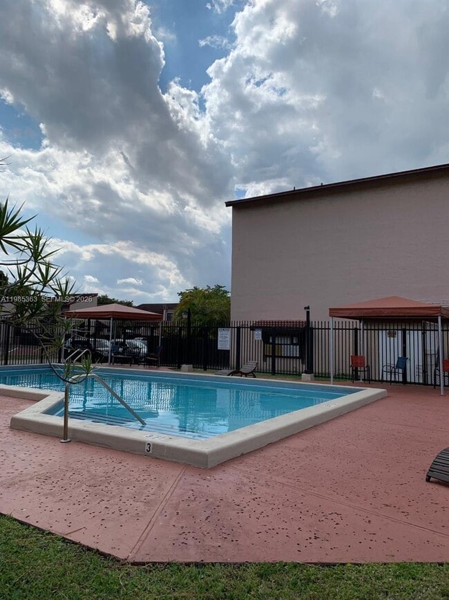 Photo - 425 W Park Dr Unit 9