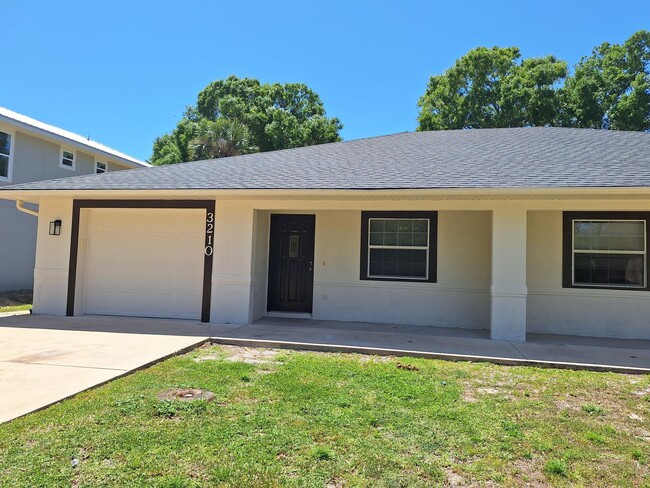 2BR 2BA plus 1 CAR GARGE DUPLEX - EDGEWATER - 2BR 2BA plus 1 CAR GARGE DUPLEX - EDGEWATER Casa