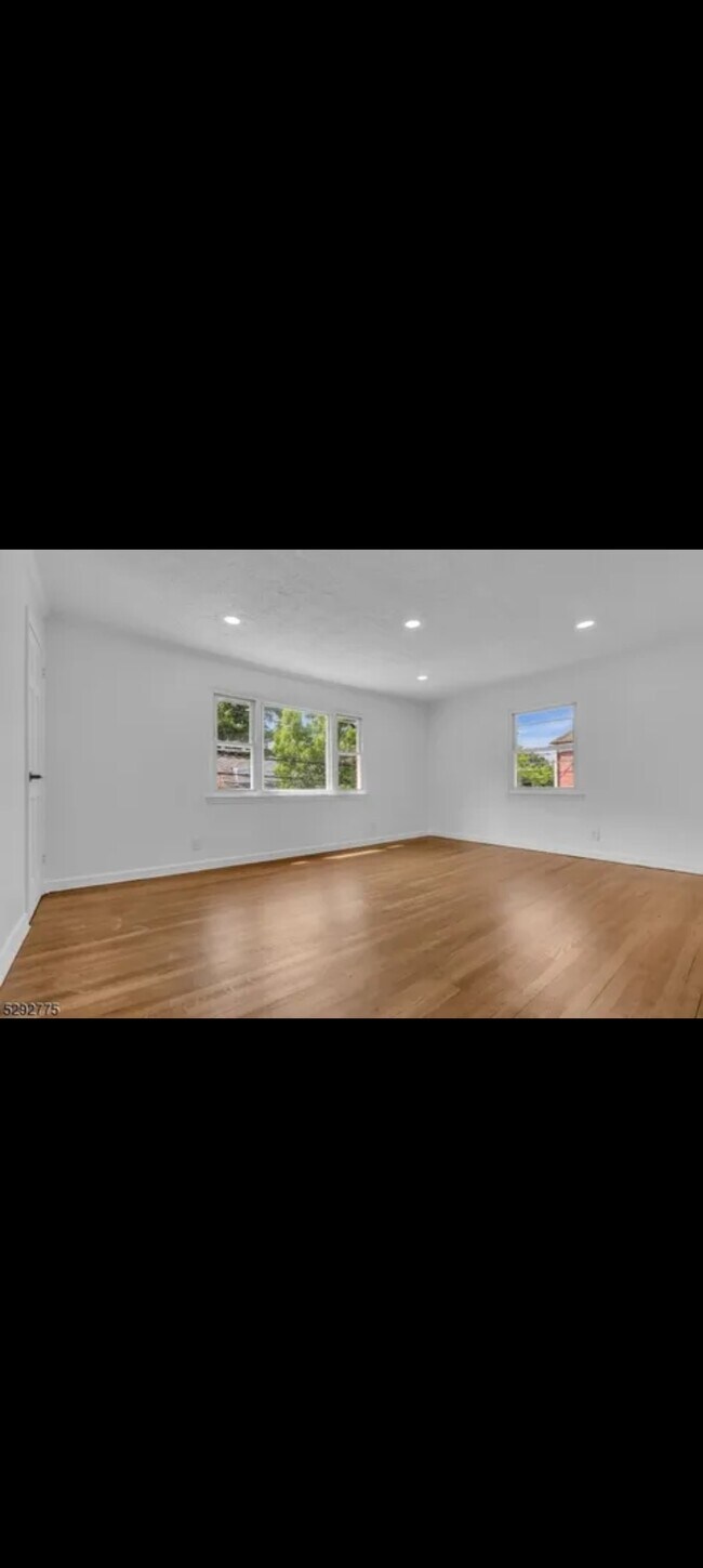 Photo - 178 Tuxedo Pky