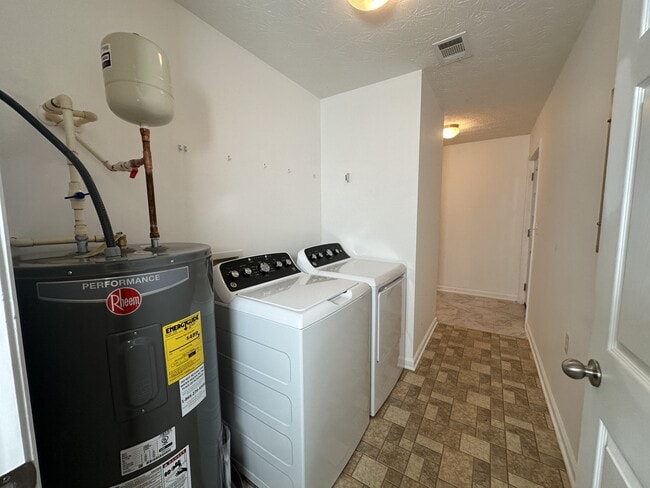 Photo - 600 Indian Trail