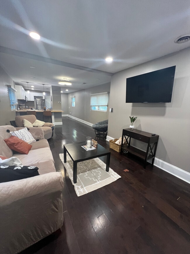 7th Street - 7th Street Condo Unit 2 UPPER