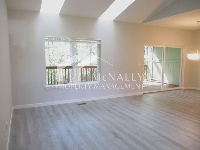 Photo - Charming Condo with Bonus Room in Horseshoe Gardens