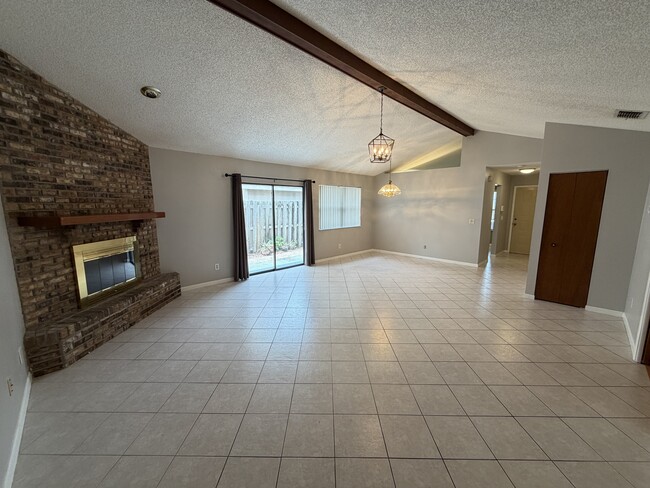 Photo - 3 Bed/2 Bath