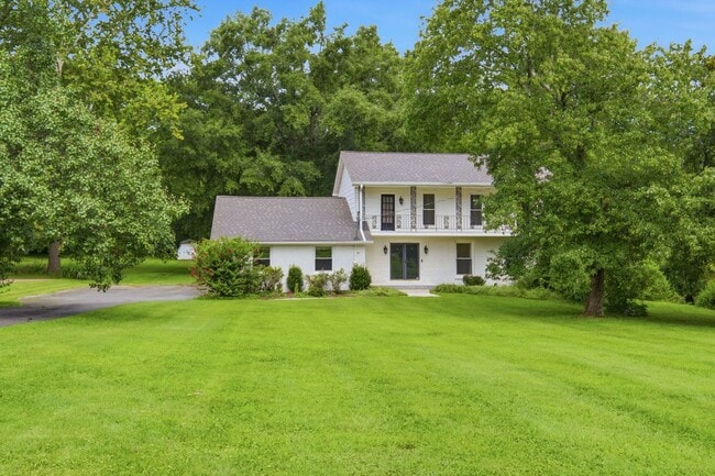 Photo - 1303 General Macarthur Dr