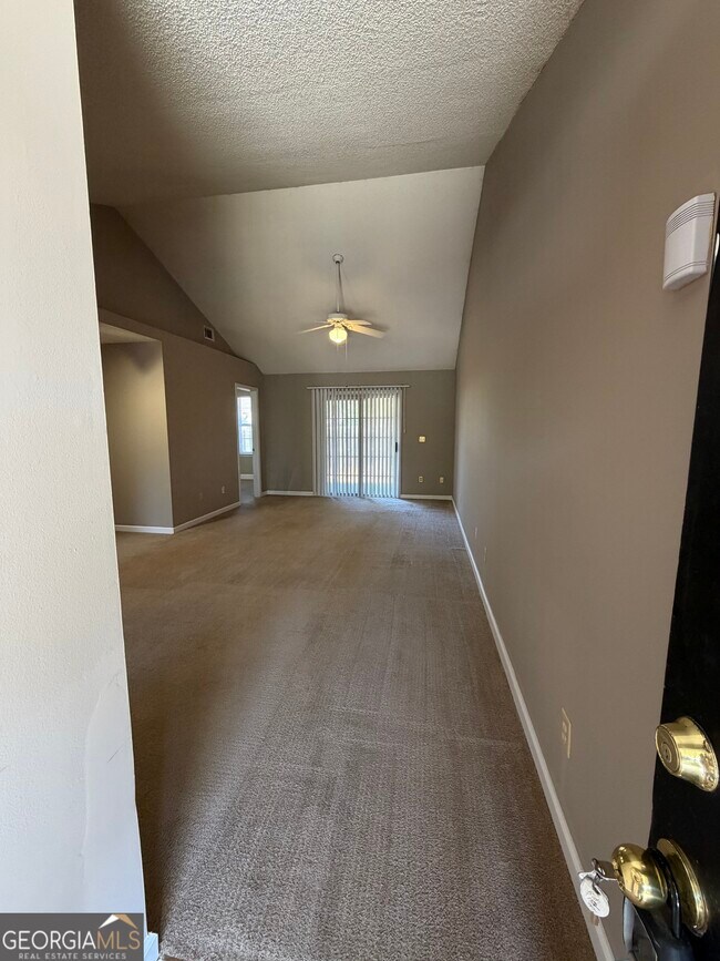 Photo - 409 Baltic Ct