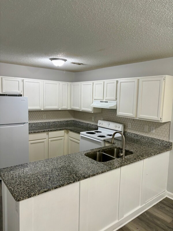 Photo - 2630 Hitchcock Dr