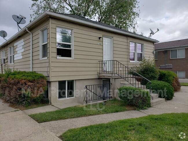 Building Photo - 740 Wasatch St. Rental