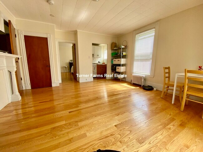 Building Photo - 381 Harvard St Unit 1 Rental