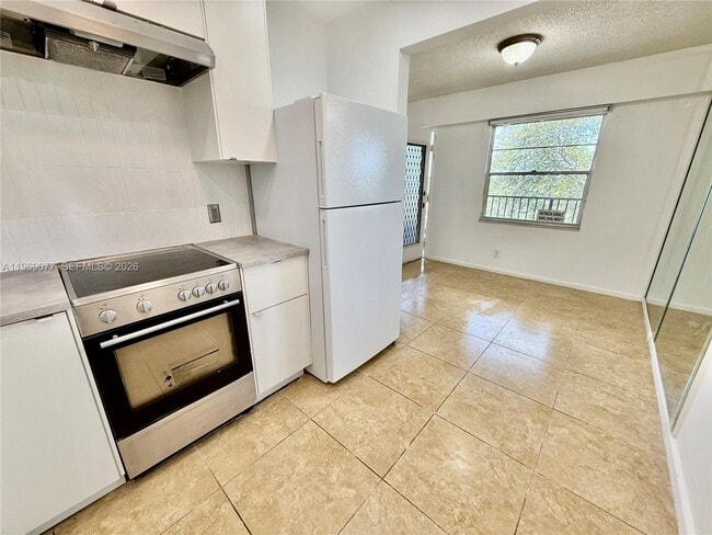 Photo - 13255 SW 9th Ct Unidad 402G