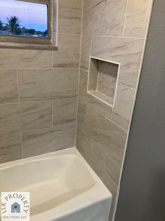 Photo - 423 N Cocoanut Rd Unit 3