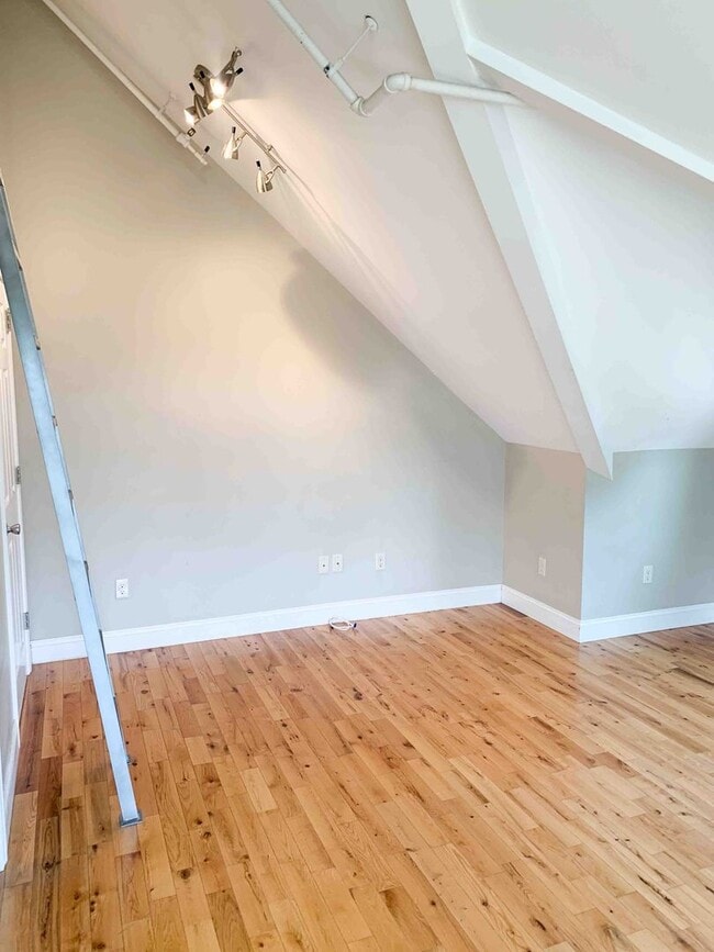 Photo - 126 King St Unidad 3L