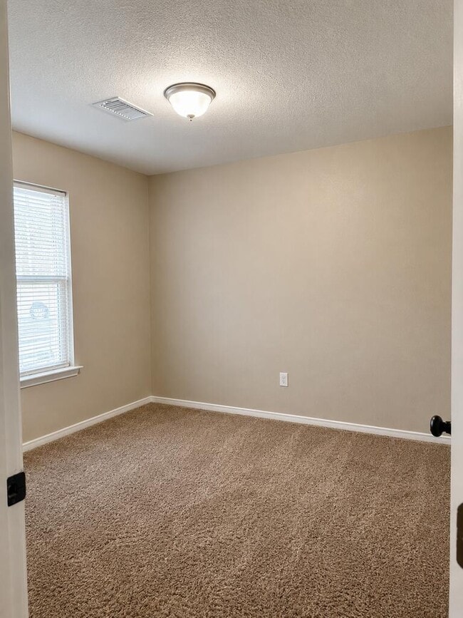 Photo - 907 Copus Ave
