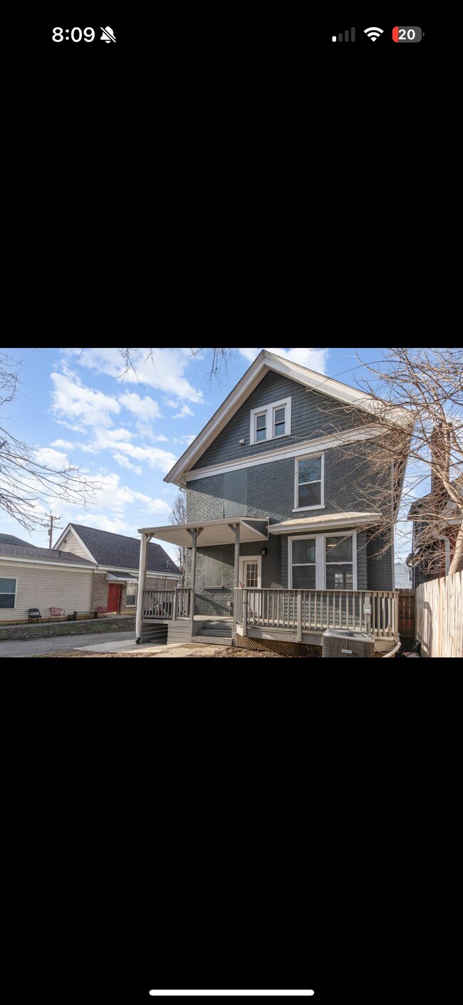 Photo - 216 W 12th St