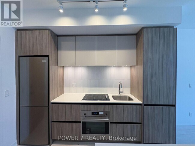 Photo - 8 Beverley Glen Blvd Unit D112