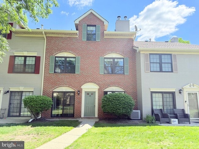 Photo - 28 Drewes Ct Townhome
