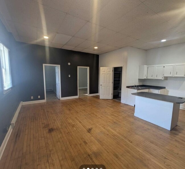 Building Photo - 120 Brown St