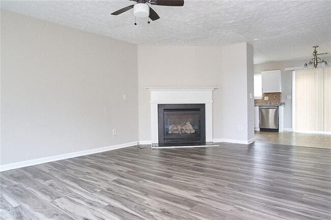 Photo - 130 Springbottom Dr SE