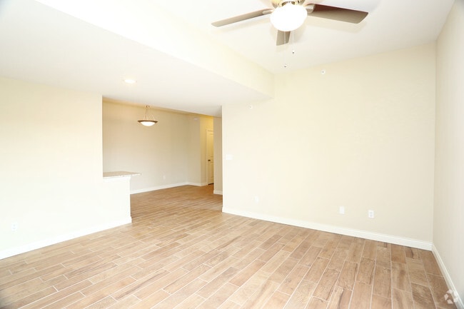 3BR, 3BA - 1,380 SF