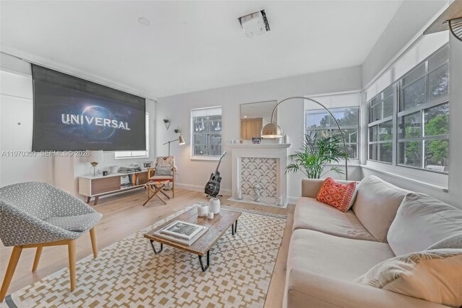 Photo - 1457 Meridian Ave Unidad 201