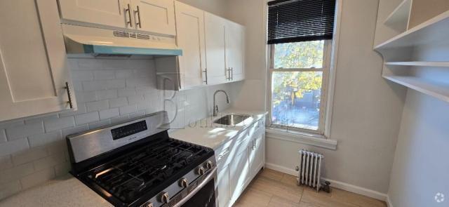 Building Photo - 1 bedroom in ASTORIA NY 11105 Unit 2F Rental