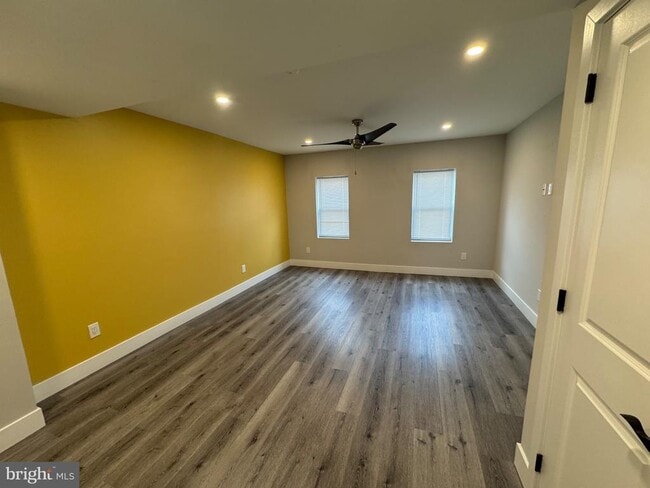Building Photo - 2467 Amber St Rental