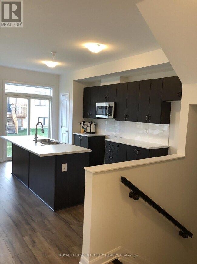 Photo - 130 Maynooth Ct