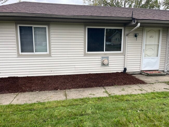 Building Photo - 180 Grand Manor Dr Unit 180