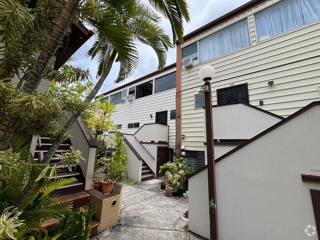 Building Photo - 775x - Bougainville Rental