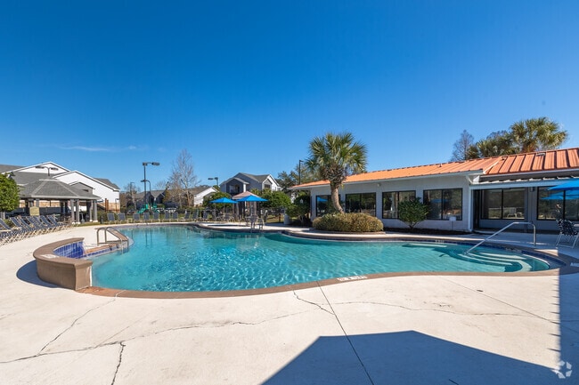 The Lakes At Nottingham - Pool - The Lakes at Nottingham