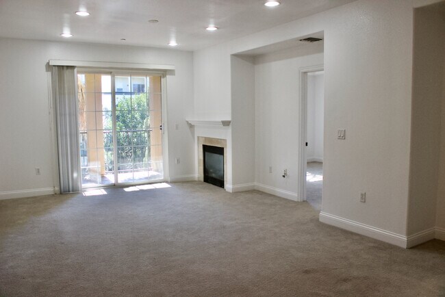 Photo - 12975 Agustin Pl Unidad 329