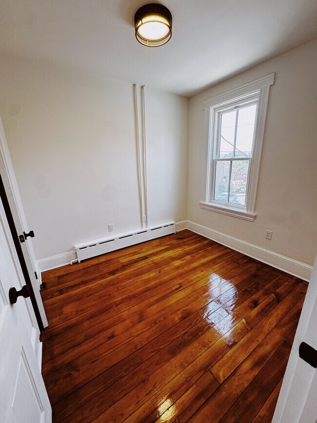 Photo - 649 S Queen St