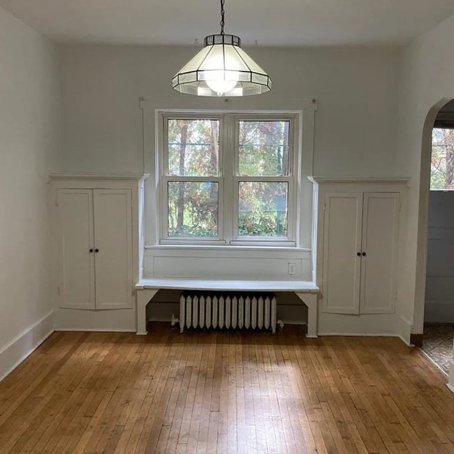 Photo - 5846 Douglas St