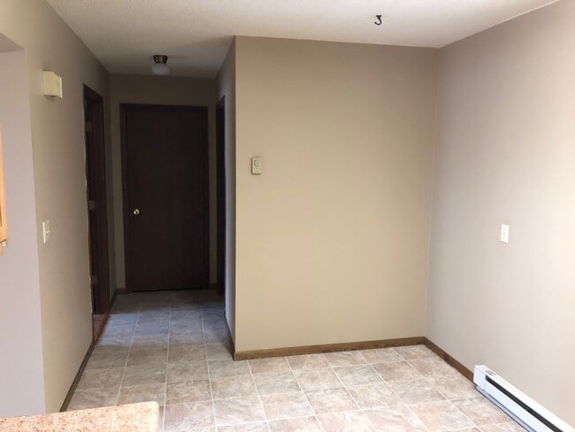 Photo - 2703 Fryklund Dr Unit 2